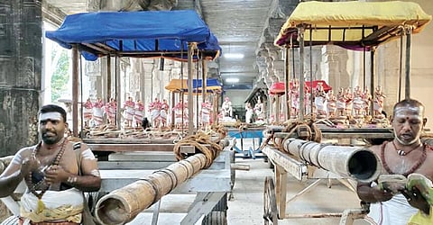 நெல்லையப்பர், காந்திமதி அம்மன் திருக்கோயிலில் சுந்தரமூர்த்தி நாயனார், சேரமான்பெருமான் திருகயிலாயத்தில் ஐயக்கியமாக கயிலாயம் செல்லும் வைபவம் மற்றும் 63 நாயன்மார் உள்வீதி உலாவும் நடைபெற்றது.