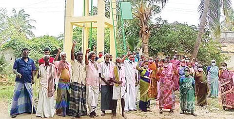 வந்தவாசி அருகே பெரியகுப்பம் ஊராட்சியில் குடிநீர் பற்றாக்குறையை கண்டித்து நேற்று போராட்டத்தில் ஈடுபட்ட பொதுமக்கள்.