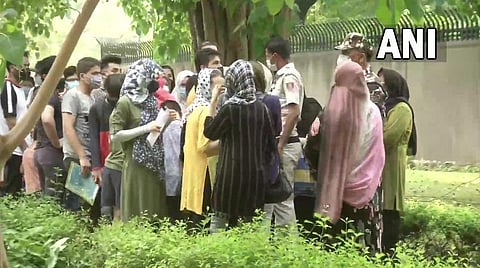 ஆப்கன் அகதிகளுக்கு விசா வழங்கும் ஆஸ்திரேலியா: தூதரகம் முற்றுகை