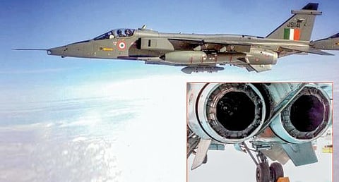 ராஜஸ்தான் மாநிலம் ஜோத்பூரில் உள்ள டிஆர்டிஓ ஆய்வகத்தில் சாஃப் தொழில்நுட்பத்துடன் தயாரிக்கப்பட்டுள்ள ஜெட் விமானங்கள்.படம்: பிடிஐ