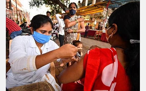 எதிர்காலத்தில் 3-ம் தவணை கரோனா தடுப்பூசி பரிந்துரைக்கப்படும்: என்ஐவி இயக்குநர் தகவல்