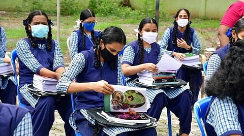 பள்ளி மறுதிறப்பு: மாற்றுத் திட்டங்களும் தயாராகவே இருக்கட்டும்