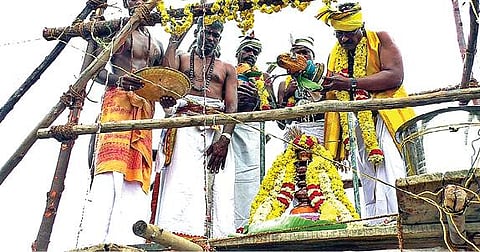 செய்யாறு அடுத்த புளியரம்பாக்கம் கிராமத்தில் முனீசுவரர் கோயில் குடமுழுக்கு விழா நடைபெற்றது.