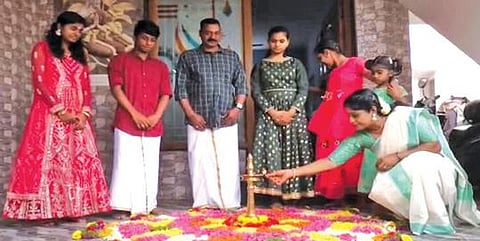 கோவையில் எளிமையான முறையில் ஓணம் கொண்டாட்டம் :