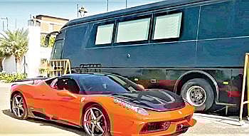 சுகேஷ் சந்திரசேகர் வீட்டில் பறிமுதல் செய்யப்பட்ட கார்.