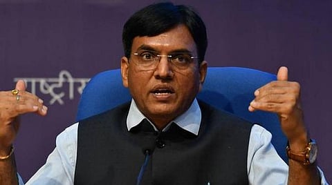 கரோனா தடுப்பூசி; முன்பதிவு செய்ய வாட்ஸ் அப் எண்: மன்சுக் மாண்டவியா தகவல்