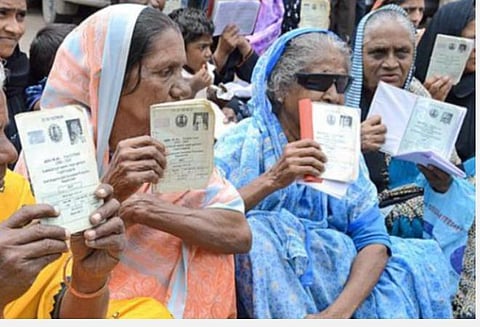 பழங்குடிகளுக்குக் குடும்ப அட்டை: தமிழக அரசுக்கு உயர் நீதிமன்றம் உத்தரவு