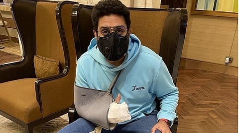 'ஒத்த செருப்பு' இந்தி ரீமேக் படப்பிடிப்பு: அபிஷேக் பச்சனுக்குக் காயம்