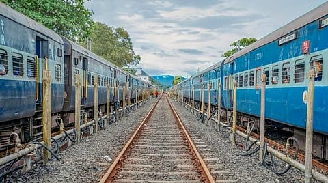 சென்னை சென்ட்ரல் - கயா உட்பட 10 சிறப்பு ரயில்கள் சேவை நீட்டிப்பு