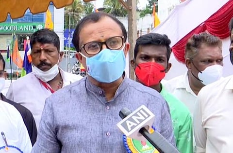 அதிகரிக்கும் கரோனா; மக்கள் மீது குற்றம்சாட்டாமல் நடவடிக்கை எடுங்கள்: கேரள அரசுக்கு முரளிதரன் வலியுறுத்தல்