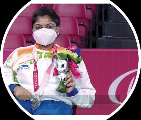 பளிச் பத்து 61: வெள்ளி மங்கை பவினா படேல்