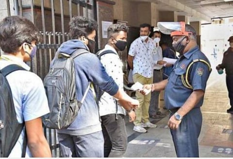 அரசுக் கல்லூரியாக மாறிய உறுப்புக் கல்லூரிகளில் கிராமப்புற மாணவர்கள் சேரத் தயக்கம்: என்ன காரணம்?