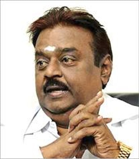 உயர் மருத்துவ சிகிச்சைக்காக விஜயகாந்த் மீண்டும் அமெரிக்கா பயணம்