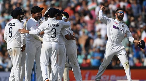 வெற்றி பெற்ற மகிழ்ச்சியில் ஆர்ப்பரித்த கேப்டன் விராட் கோலி | படம் உதவி ட்விட்டர்