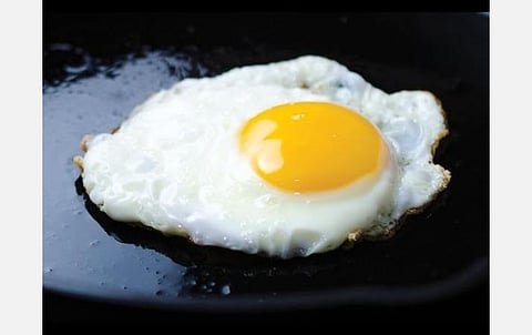 ‘ஆஃப் பாயில்’ வர தாமதமானதால் ஹோட்டலை சூறையாடிய 2 போலீஸார் சஸ்பெண்ட்