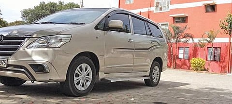 சாலையில் இழுத்துச் செல்லப்பட்டு உயிரிழந்த பெண் அடையாளம் தெரிந்தது: விபத்தை ஏற்படுத்திய கார் பறிமுதல்; உரிமையாளரிடம் விசாரணை