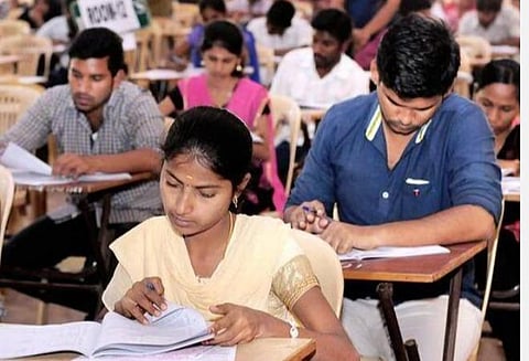தமிழக இளைஞர்களுக்கு 100% வேலை; போட்டித் தேர்வுகளில் தமிழ் மொழி பாடத்தாள் கட்டாயம்: தமிழக அரசு அறிவிப்பு