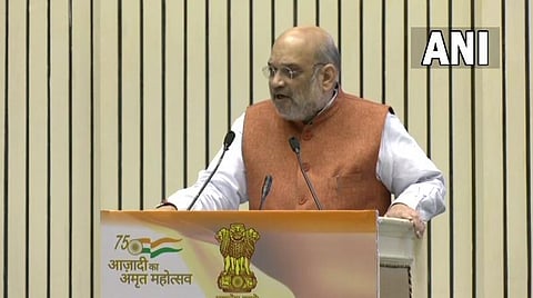 சர்வதேச அளவில் பிரதமரால் இந்தியில் பேச முடிகிறது; ஏன் சங்கடப்பட வேண்டும்? - அமித் ஷா சரமாரிக் கேள்வி