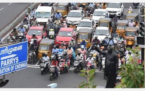 தலைக்கவசம் அணிவோரின் எண்ணிக்கை சென்னையில் 86 சதவீதமாக உயர்வு: காவல் ஆணையர் சங்கர் ஜிவால் தகவல்