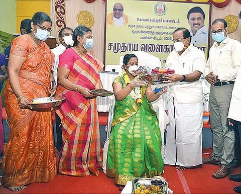 கர்ப்பிணிகளுக்கு சமுதாய வளைகாப்பு விழா : கோவையில் அமைச்சர் அர.சக்கரபாணி தொடங்கிவைத்தார்