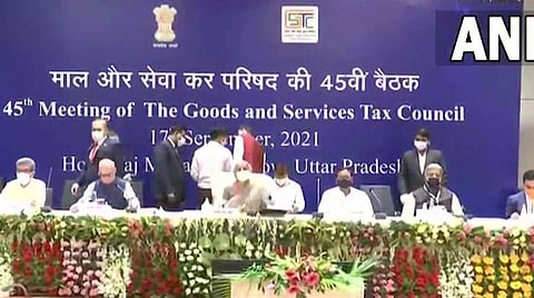 பெட்ரோல், டீசல் ஜிஎஸ்டி வரிக்குள் வருமா?- நிர்மலா சீதாராமன் தலைமையில் ஆலோசனை