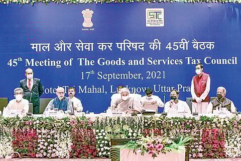 லக்னோவில் 45-வது ஜிஎஸ்டி கவுன்சில் கூட்டம் மத்திய நிதி அமைச்சர் நிர்மலா சீதாராமன் தலைமையில் நேற்று நடைபெற்றது.