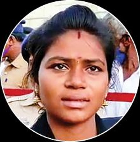 ஊர் எதிர்த்தாலும் உரிமையை விடக் கூடாது!