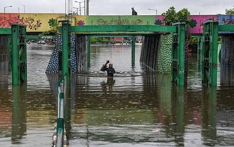 குலாப் புயலில் இறந்தவர்கள் குடும்பத்துக்கு ரூ.5 லட்சம் நிதி