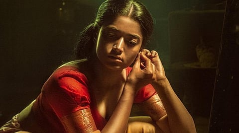 புஷ்பா அப்டேட்: ராஷ்மிகா கதாபாத்திரத்தின் பெயர், போஸ்டர் வெளியீடு