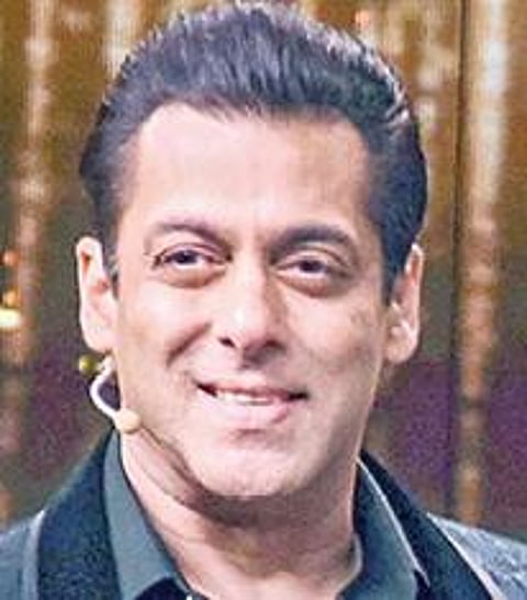 பிக்பாஸ் நிகழ்ச்சியை நடத்தும் சல்மான் கானின் வாராந்திர சம்பளம் ரூ.25 கோடியாக உயர்வு