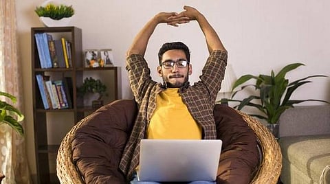 முடிவுக்கு வருகிறது வீட்டில் இருந்தே வேலை?- ஊழியர்களை அலுவலகங்களுக்கு அழைக்க தயாராகும் நிறுவனங்கள்