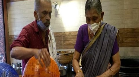 மீண்டும் வெளிநாட்டுப் பயணத்துக்கு தயாரான கேரள டீக்கடை தம்பதி விஜயன், மோகனா