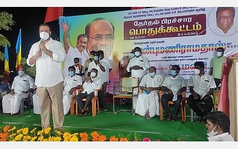 செங்கல்பட்டு அருகே திம்மாவரம் பகுதியில் பாமக வேட்பாளர்களை ஆதரித்து பிரச்சாரத்தில் ஈடுபட்ட அன்புமணி ராமதாஸ்.