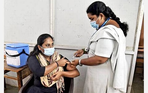 தமிழகம் முழுவதும் நடந்த 4-ம் கட்ட மெகா முகாமில் 17 லட்சம் பேருக்கு கரோனா தடுப்பூசி