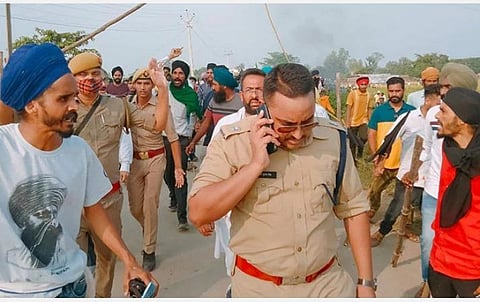 பிரியங்கா காந்தி கைது, அகிலேஷ் உள்ளிட்டோர் தடுத்து நிறுத்தம்; உ.பி. கலவர உயிரிழப்பு 9 ஆக உயர்வு: விவசாயிகள் குடும்பத்துக்கு தலா ரூ.45 லட்சம் இழப்பீடு