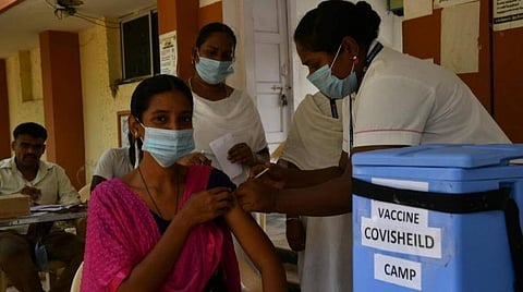 கோவிட்-19 தடுப்பூசி; 94 கோடியை நெருங்குகிறது