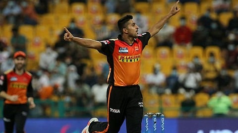 சன்ரைசர்ஸ் அணியின் வேகப்பந்துவீச்சாளர் உம்ரான் மாலிக் | படம் உதவி ட்விட்டர்