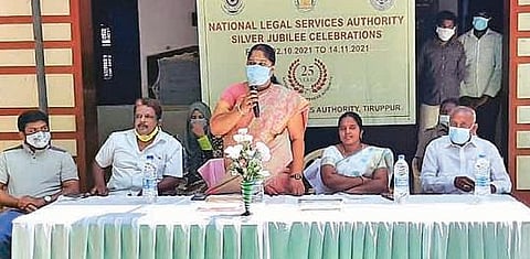 அனைவருக்கும் உரிமைகள் சமமாக கிடைக்க வேண்டும் : சட்ட விழிப்புணர்வு முகாமில் திருப்பூர் மாவட்ட முதன்மை நீதிபதி கருத்து