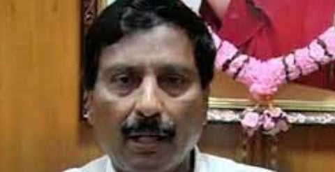 புதுவை உள்ளாட்சித் தேர்தலில் உச்ச நீதிமன்றத் தீர்ப்பின்படி இட ஒதுக்கீடு உள்ளதா?- மக்களுக்குத் தெளிவுபடுத்தக் கோரி ஆளுநரிடம் அதிமுக மனு