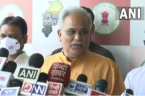 சிறையில் இருந்த சாவர்க்கரை மகாத்மா காந்தி எப்படி தொடர்பு கொண்டார்? - பாஜகவின் புளுகு மூட்டை: பூபேஷ் பாகல் சாடல்