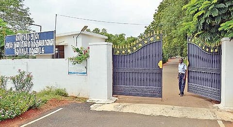 எய்ம்ஸ் மருத்துவமனையின் புறநோயாளிகள் சிகிச்சைப் பிரிவு தொடங்க இருப்பதாக கூறப்படும் தோப்பூர் காசநோய் மருத்துவமனை. படம்: எஸ்.கிருஷ்ணமூர்த்தி