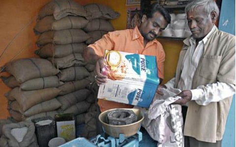 தீபாவளிக்காக காலை 8 மணி முதல் மாலை 7 மணி வரை ரேஷன் கடைகளை இயக்க உத்தரவு