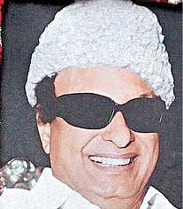 அதிமுக தலைமை அலுவலகத்தில் இன்று பொன்விழா கொண்டாட்டம்: ஓபிஎஸ், இபிஎஸ் கொடி ஏற்றுகின்றனர்