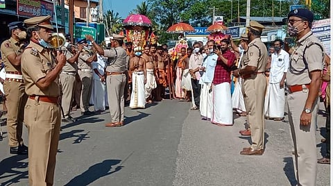 களியக்காவிளை எல்லையில் பாரம்பரிய வரவேற்பு.