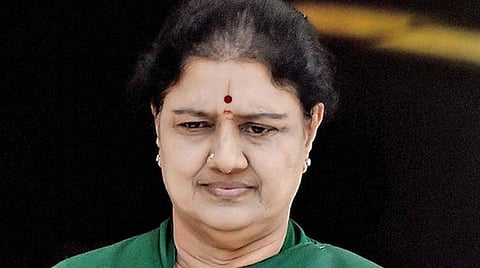 கட்சியின் பொதுச்செயலாளர் என குறிப்பிட்டு அதிமுக தொண்டர்களுக்கு சசிகலா கடிதம்: ஜெ. பாதையில் மக்கள் மனங்களை வெல்வோம் என சூளுரை