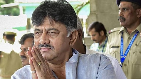 கர்நாடக பாஜக- காங். ட்விட்டரில் மோதல்: வருத்தம் தெரிவித்தார் டி.கே.சிவகுமார்