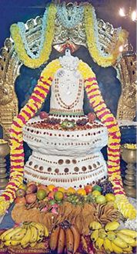 அன்னாபிஷேக அலங்காரத்தில் காட்சி அளித்த காஞ்சி புரம் முக்தீஸ்வரர்.