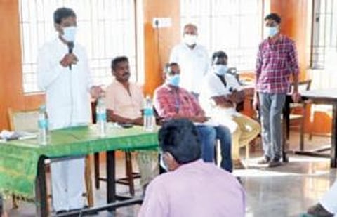 கடலூர் மாநகராட்சியில் அடிப்படை திட்ட பணிகள் ஆய்வுக் கூட்டத்தில் எம்எல்ஏ ஐயப்பன் பேசினார்.