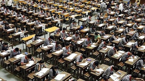 பொதுத் தேர்வில் முதன்மை பாடங்கள் பிரிவில் பிராந்திய மொழிகள் ஏன் இல்லை? - சர்ச்சை அறிவிப்புக்கு சிபிஎஸ்இ விளக்கம்