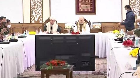 காஷ்மீரில் அமித் ஷா: அதிகரிக்கும் தீவிரவாத தாக்குதல்; அதிகாரிகளுடன் ஆலோசனை